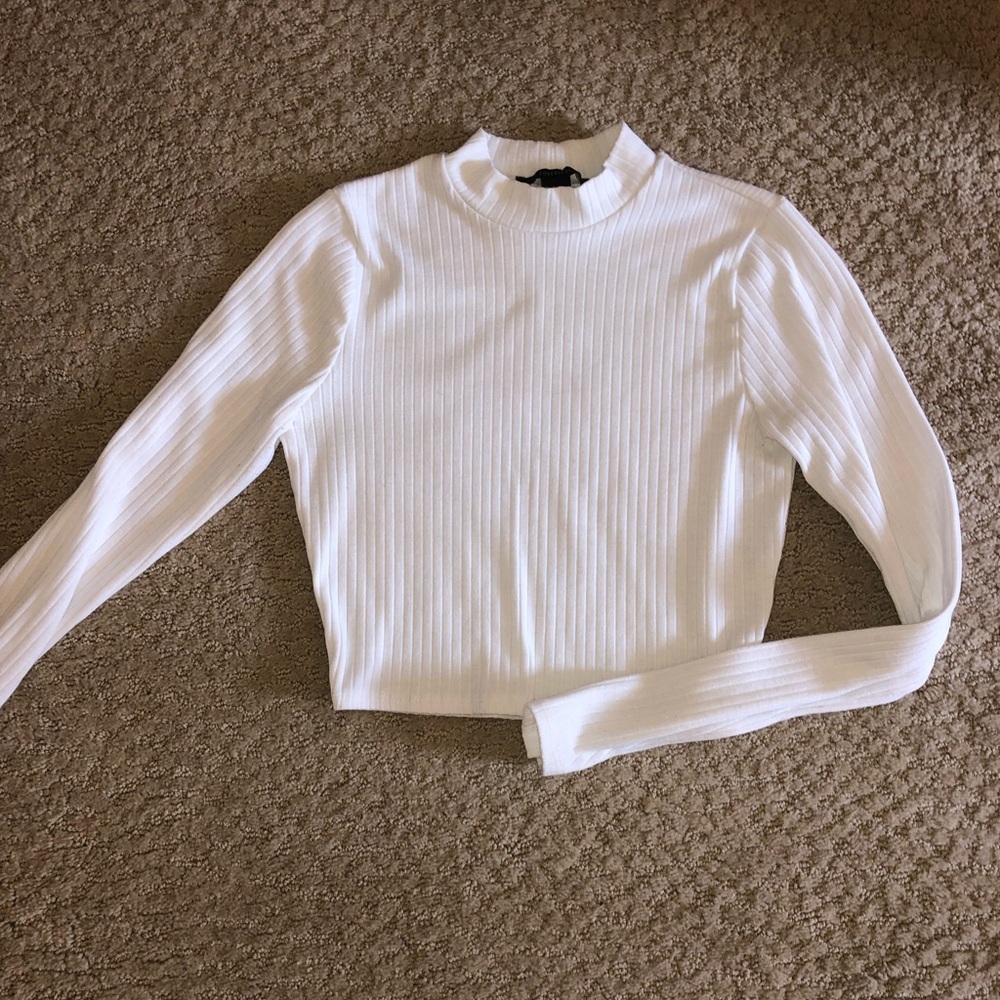Long sleeve crop top